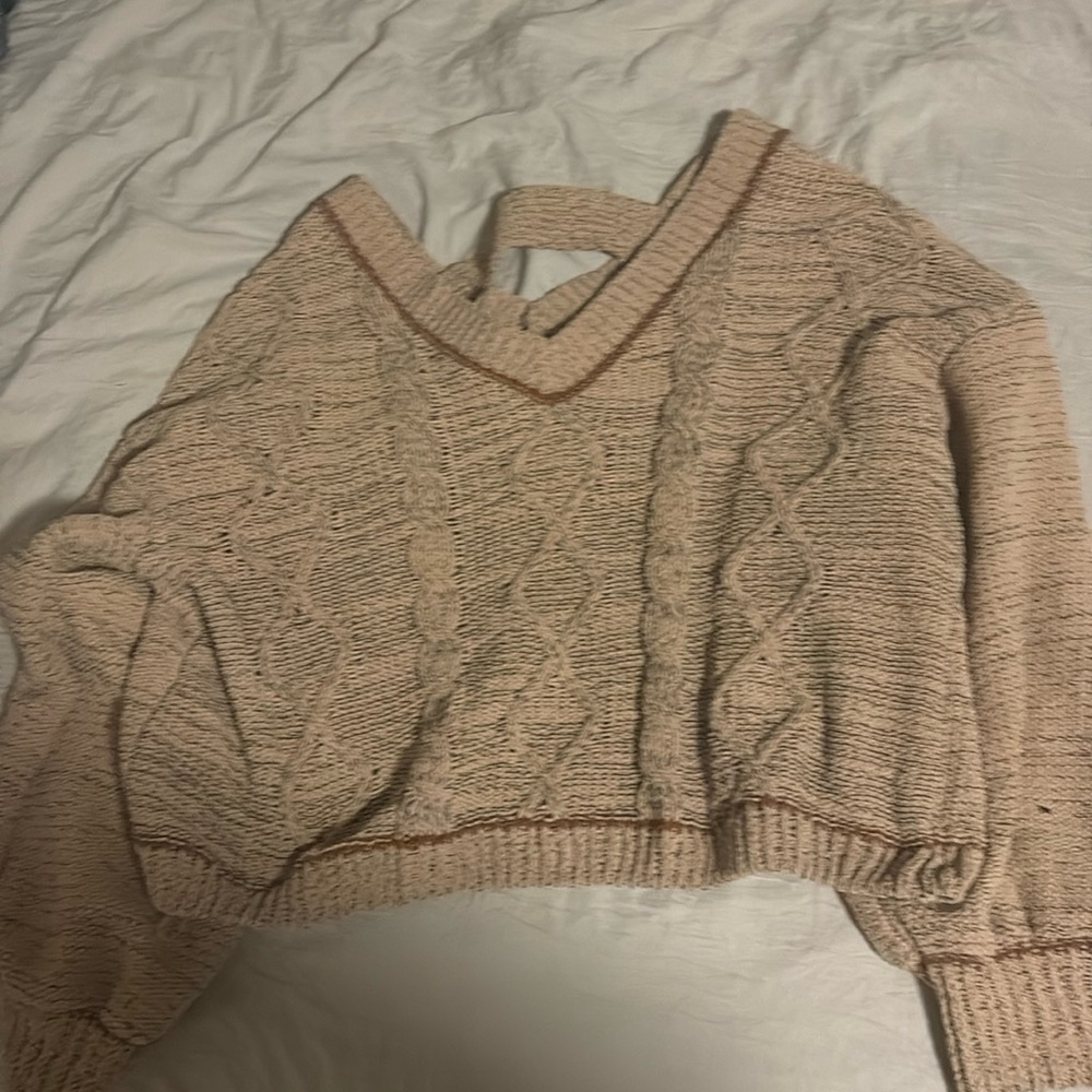 Size M tan sweater